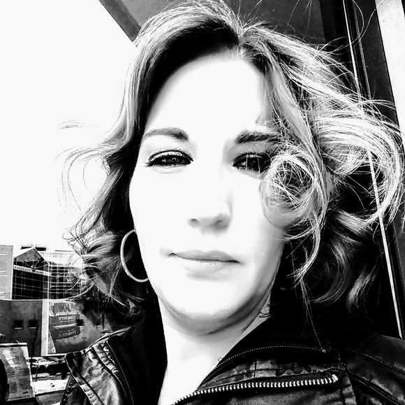 Meet your Posher, Jill - Picture 1 of 1